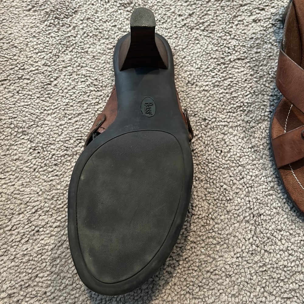 Sandal - Picture 4 of 4